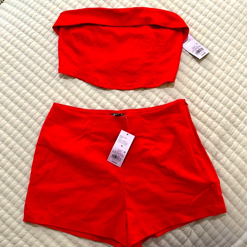 New Red high waisted short set size Med